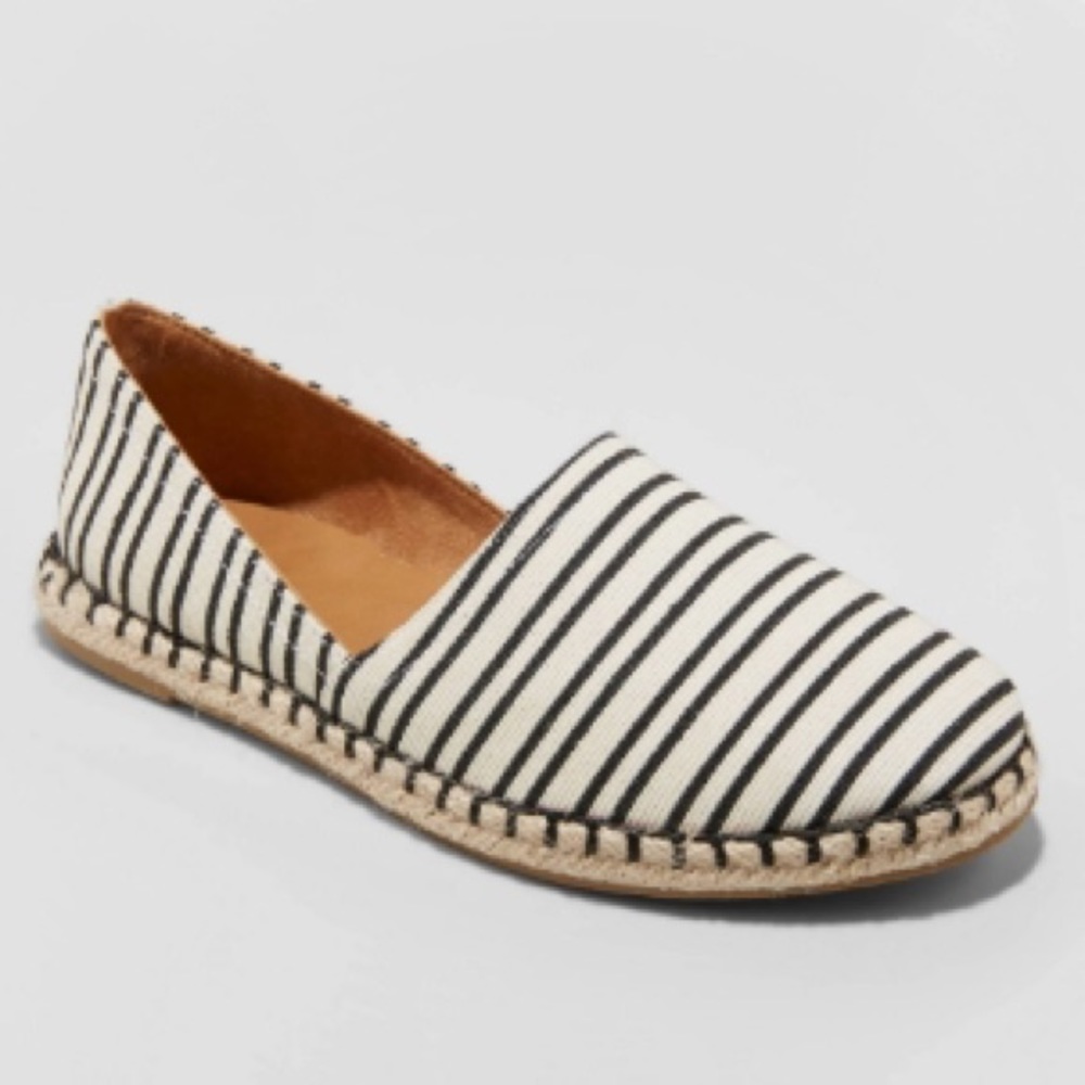 WOMEN’S ANDI ROUND TOE ESPADRILLE FLATS - Picture 3 of 6